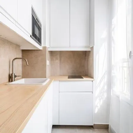 Appartement Au Centre De - Musee Grevin - Ii