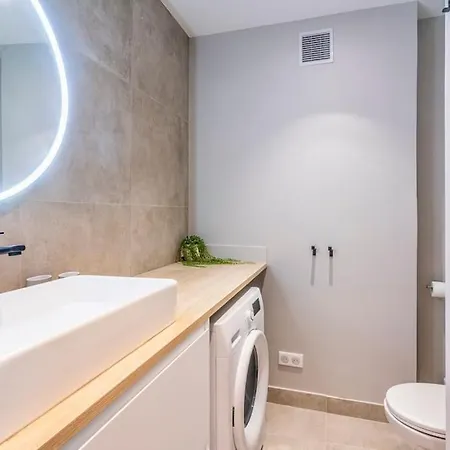 Au Centre De - Musee Grevin - Ii Appartement Parijs