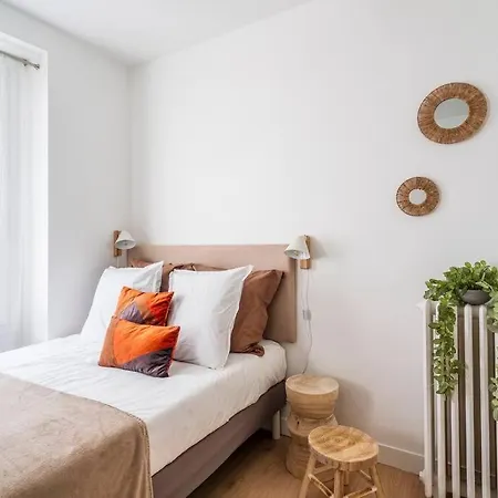 Au Centre De - Musee Grevin - Ii * Παρίσι