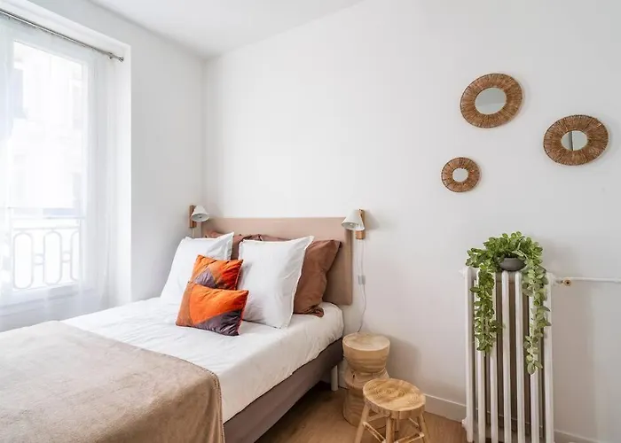 Au Centre De - Musee Grevin - Ii * Παρίσι