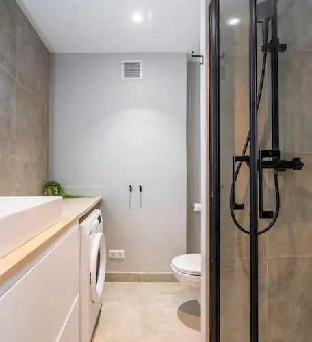 Au Centre De - Musée Grévin - Ii Appartamento Parigi